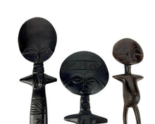 Lade das Bild in den Galerie-Viewer, Black decorative curtain tiebacks with intricate designs on a white background