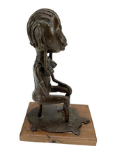 Lade das Bild in den Galerie-Viewer, Bronze sculpture of a seated figure on a wooden base
