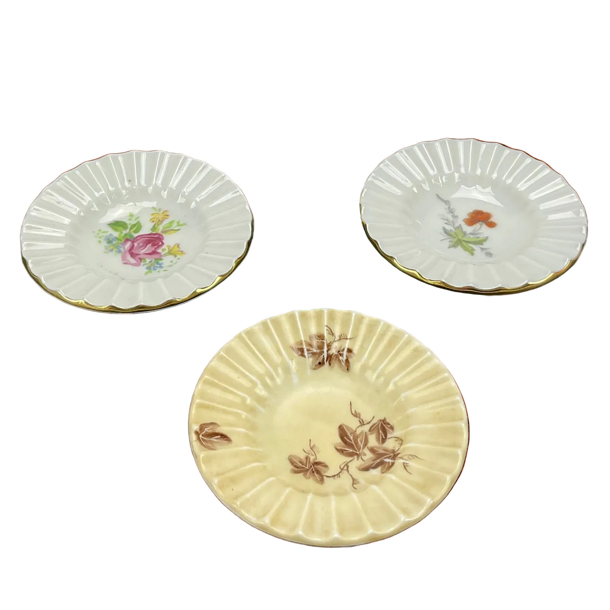 3 pcs—Mid-century Lyngby porcelain plate Made in Denmark, aquarelle flowers and traditional "frilled" edge.