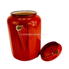 Load image into Gallery viewer, Red tea kettle with a lid on a white background, featuring the brand 'Bendixen Mikael Decor'.
