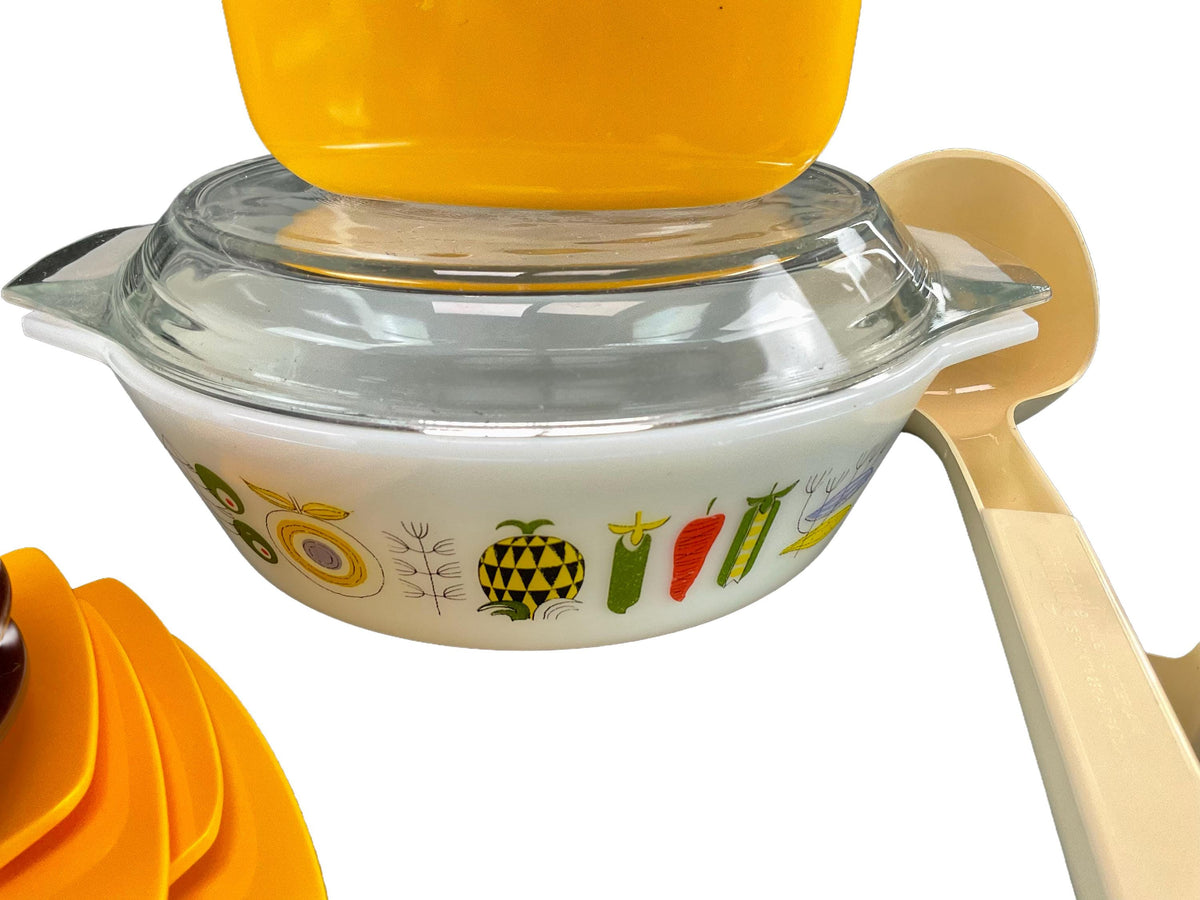 Gift Set - ROSTI Mepal Melamine & JAJ Pyrex UK. Vintage Iconic Design