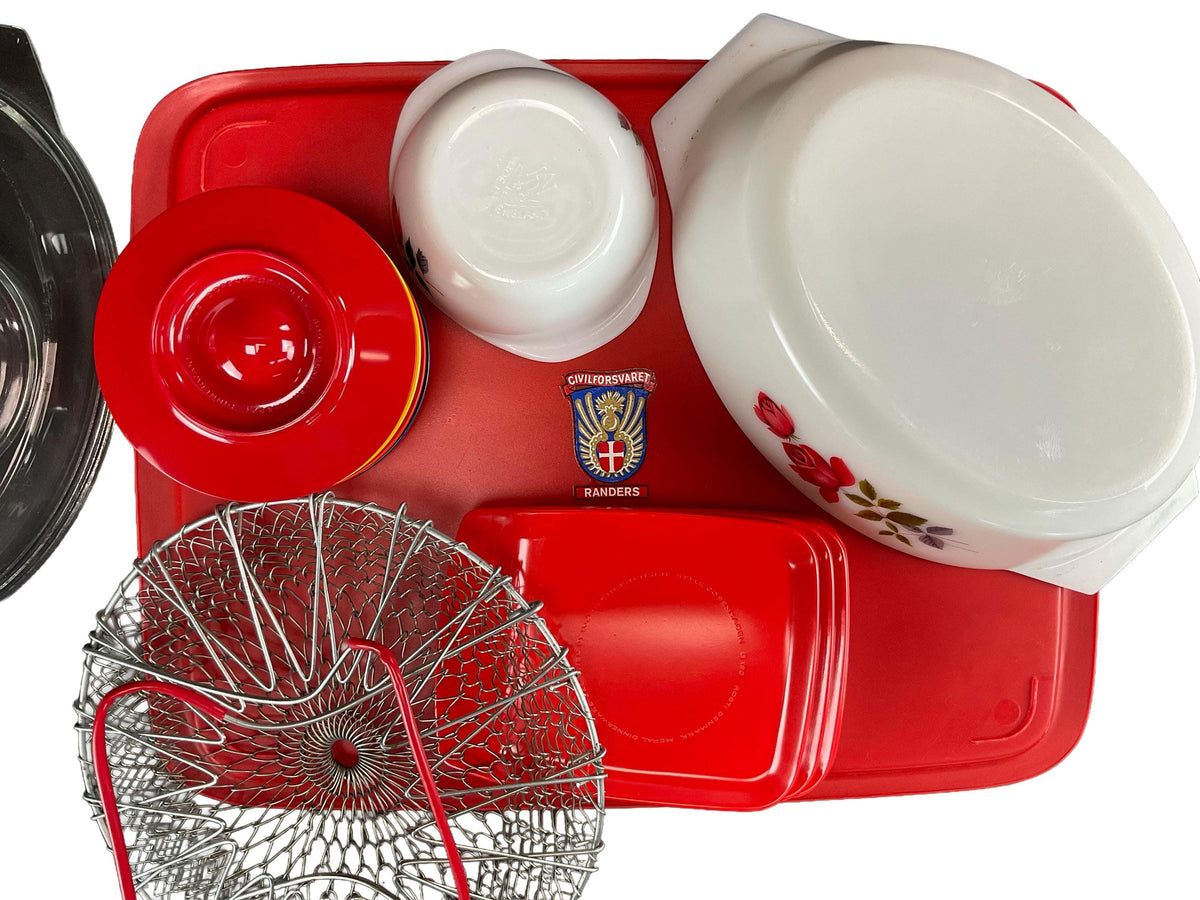Gift Set - ROSTI Mepal Melamine & JAJ Pyrex UK. Vintage Iconic Design