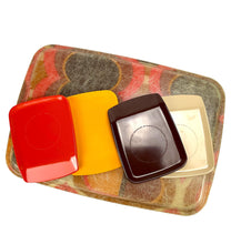 Lade das Bild in den Galerie-Viewer, Set of colorful square Rosti buttering boards on a patterned tray
