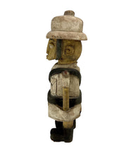 Lade das Bild in den Galerie-Viewer, Wooden figure with a hat on a white background
