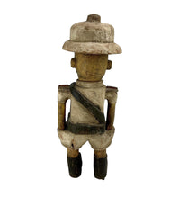 Lade das Bild in den Galerie-Viewer, Wooden figure with a hat on a white background
