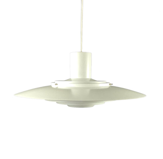 Preben Fabricius and Jorgen Kastholm pendant lamp of white lacquered metal, diameter 55 cm.