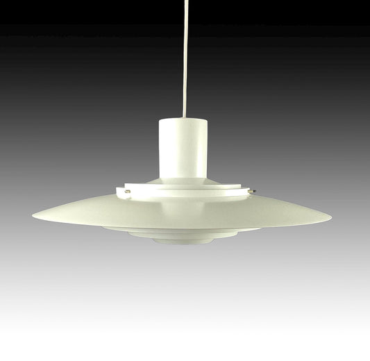 Preben Fabricius and Jorgen Kastholm pendant lamp of white lacquered metal, diameter 55 cm.