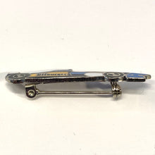 Load image into Gallery viewer, Vintage Benetton F1 Nigel Mansell Keyring and Badge - MOJO Shop
