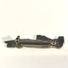Load image into Gallery viewer, Vintage Benetton F1 Nigel Mansell Keyring and Badge - MOJO Shop
