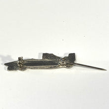 Load image into Gallery viewer, Vintage Benetton F1 Nigel Mansell Keyring and Badge - MOJO Shop
